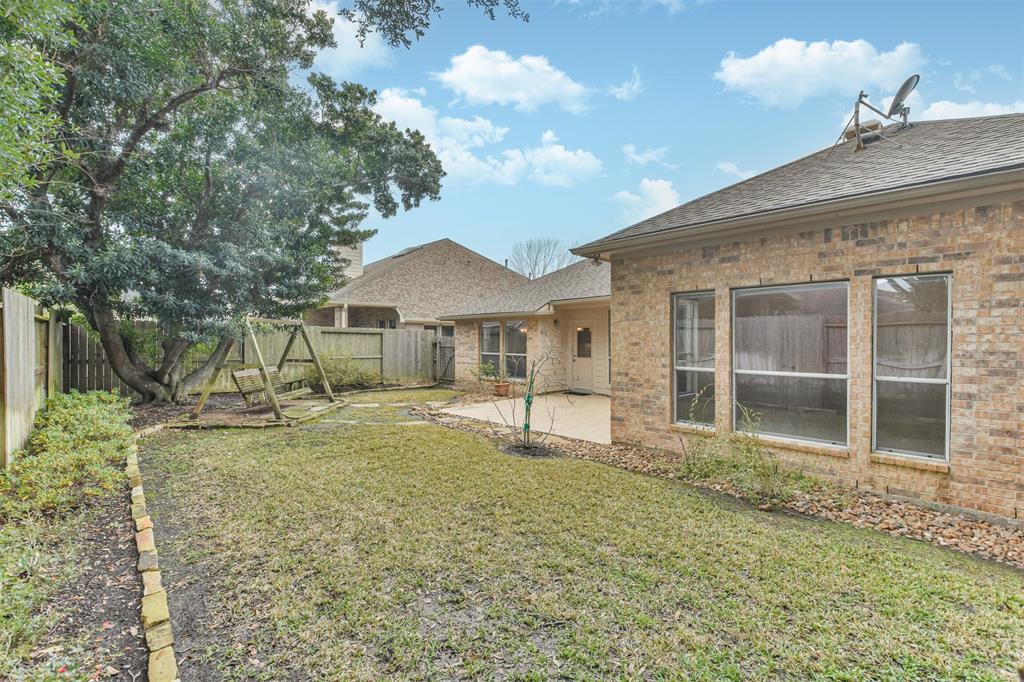 241 Kettering Lane, League City, Texas image 37