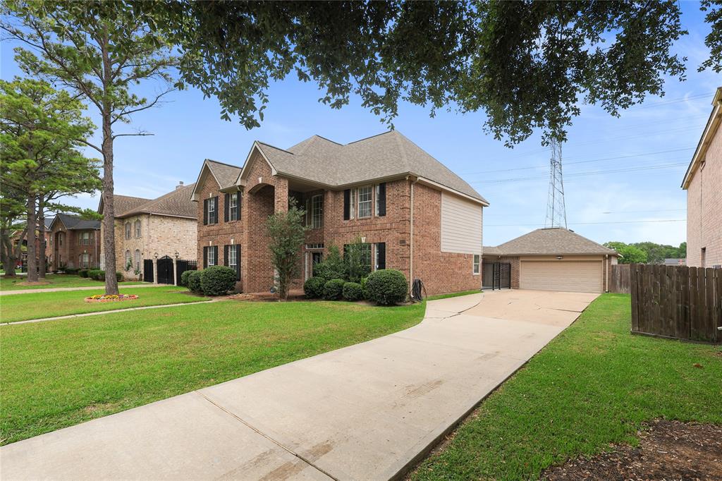 14314 Strutton Drive, Sugar Land, Texas image 2