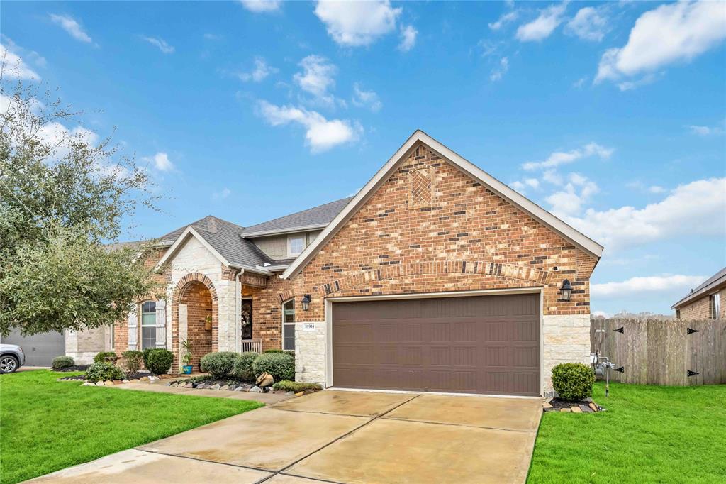 18914 Camden Knoll Court, Manvel, Texas image 2