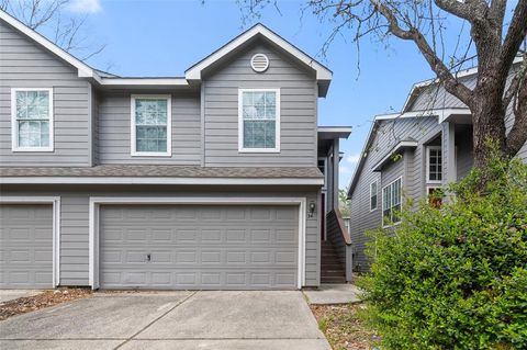 34 S Villa Oaks Drive The Woodlands TX 77382