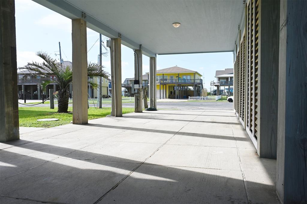 2426 Sand Drift Lane, Crystal Beach, Texas image 25