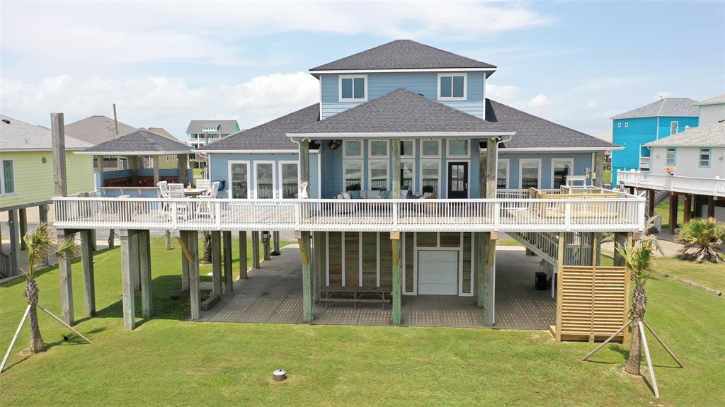 2426 Sand Drift Lane, Crystal Beach, Texas image 1