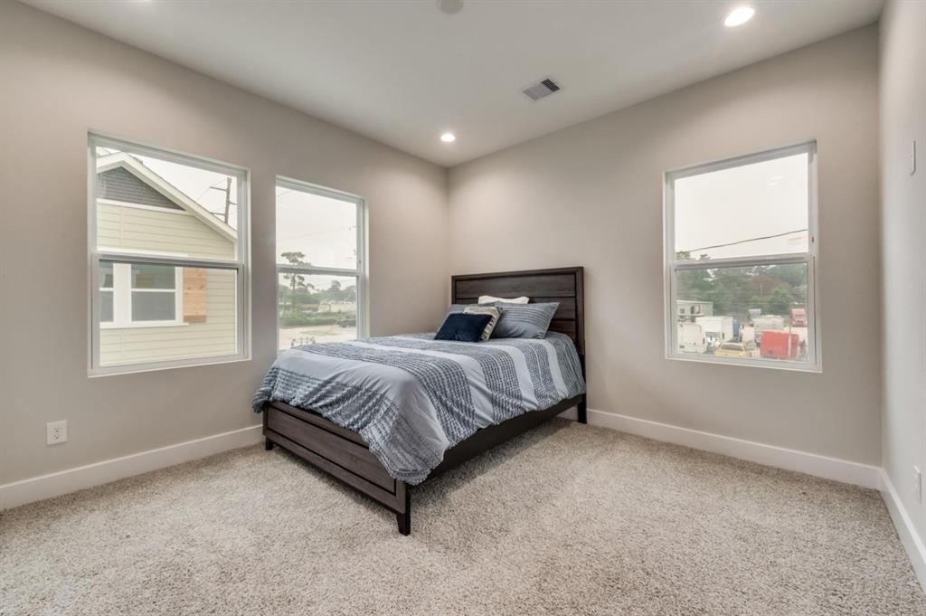 3368 Pinemont Drive, Houston, Texas image 8