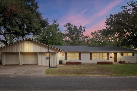 A home in El Campo