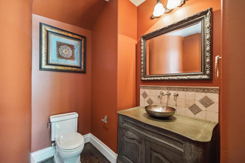 5556 Lynbrook Drive, Houston, Texas image 21