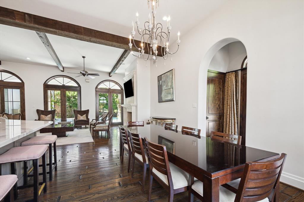 5556 Lynbrook Drive, Houston, Texas image 9