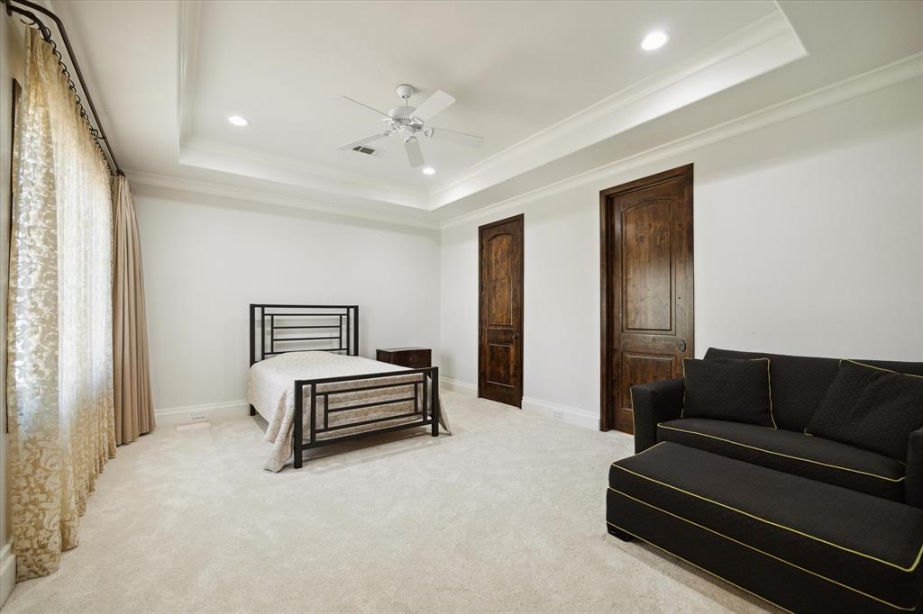 5556 Lynbrook Drive, Houston, Texas image 36