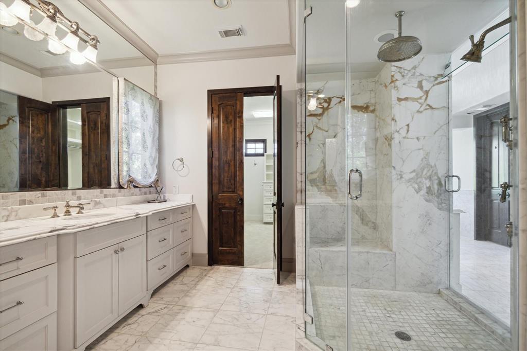 5556 Lynbrook Drive, Houston, Texas image 24