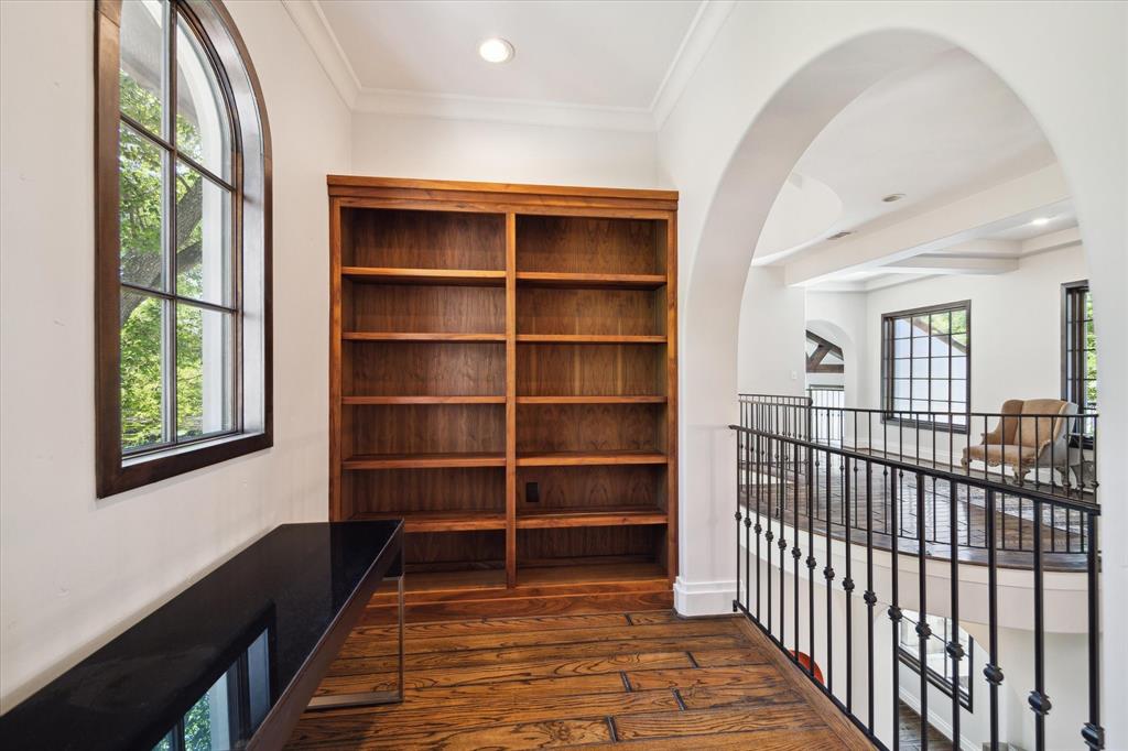 5556 Lynbrook Drive, Houston, Texas image 28