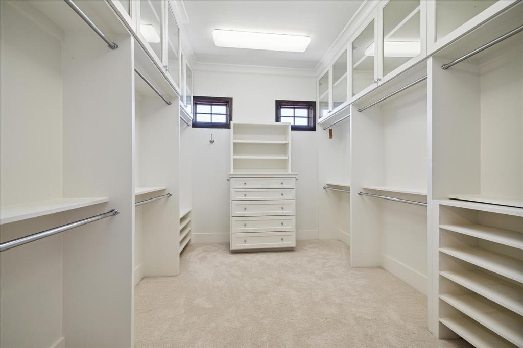 5556 Lynbrook Drive, Houston, Texas image 25