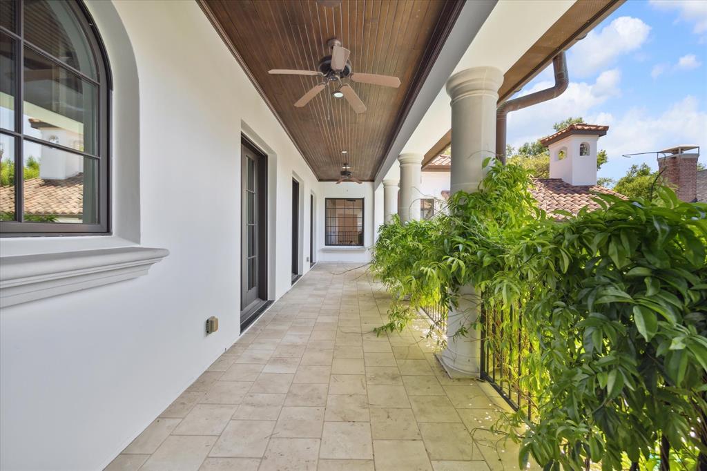 5556 Lynbrook Drive, Houston, Texas image 48