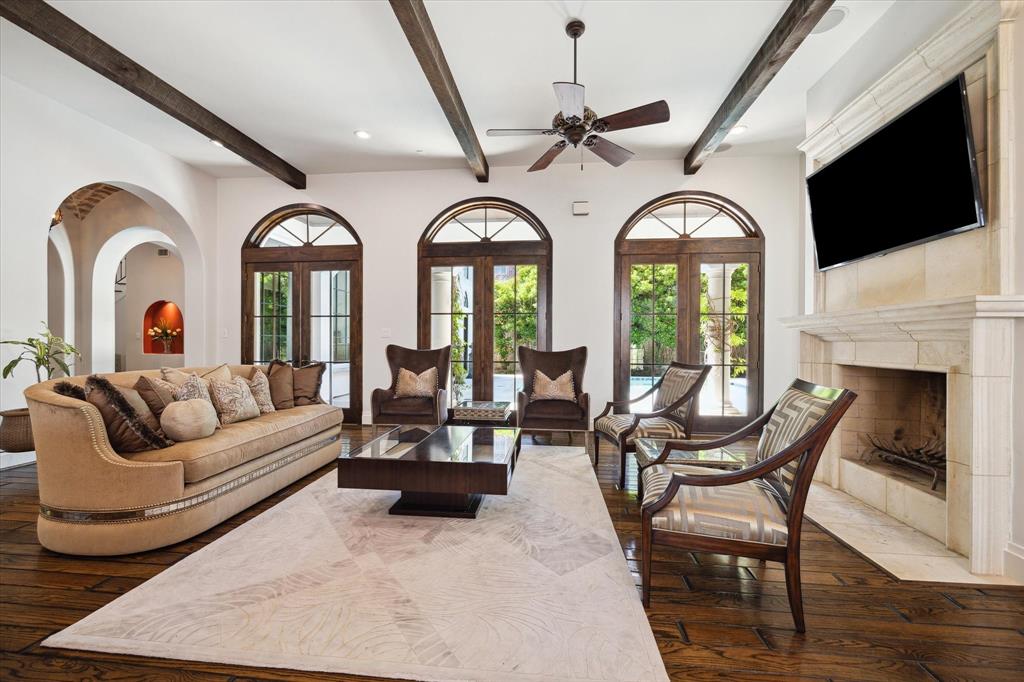 5556 Lynbrook Drive, Houston, Texas image 13