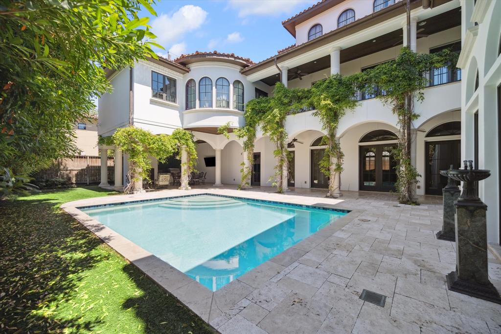 5556 Lynbrook Drive, Houston, Texas image 47