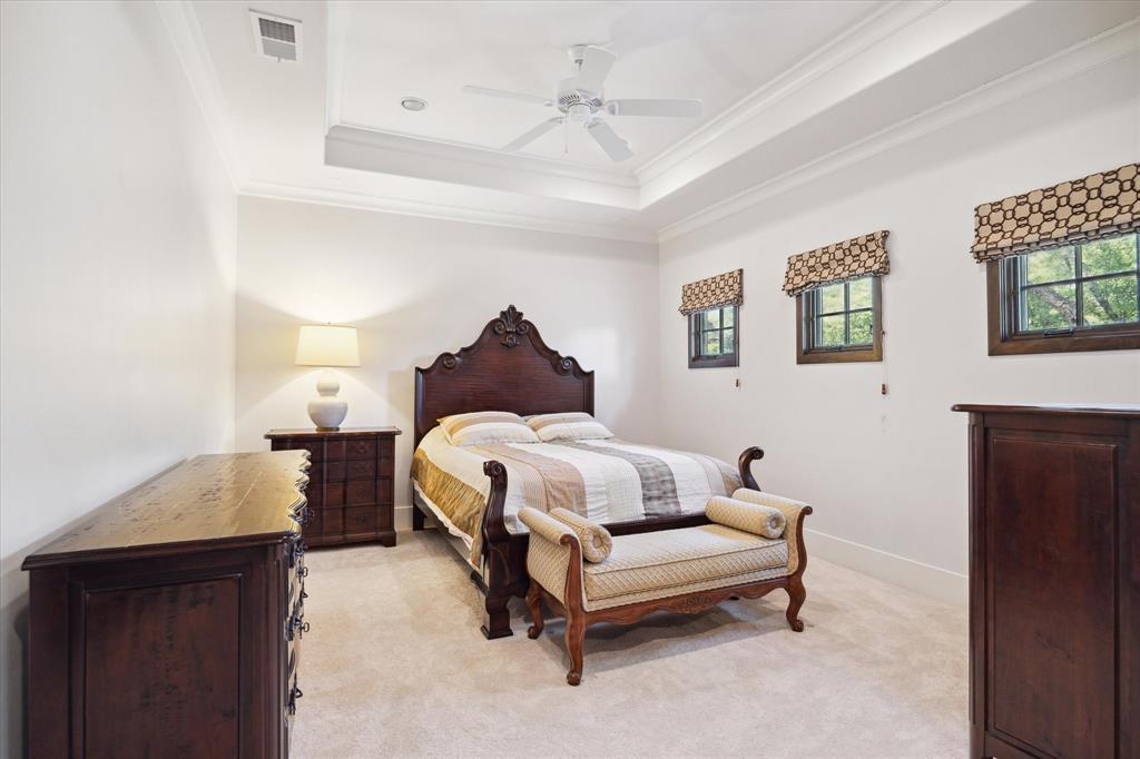 5556 Lynbrook Drive, Houston, Texas image 37