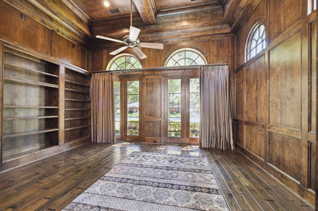 5556 Lynbrook Drive, Houston, Texas image 27