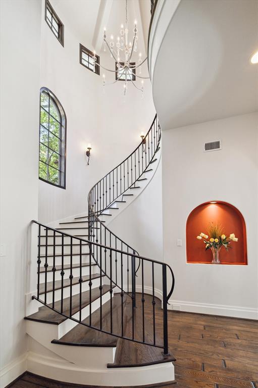 5556 Lynbrook Drive, Houston, Texas image 31