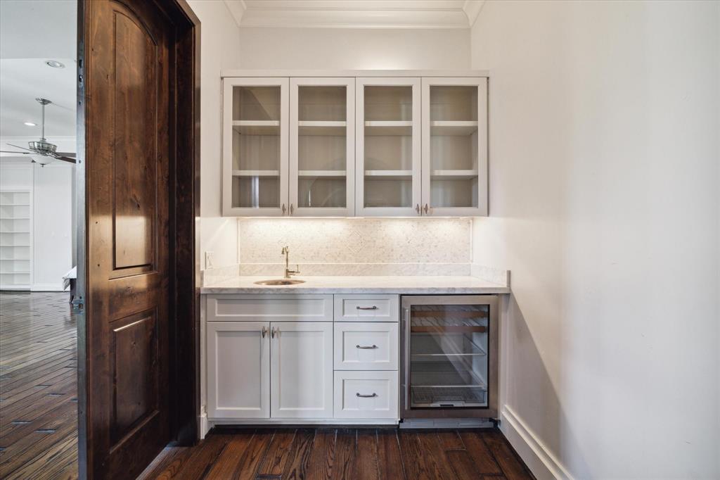 5556 Lynbrook Drive, Houston, Texas image 29