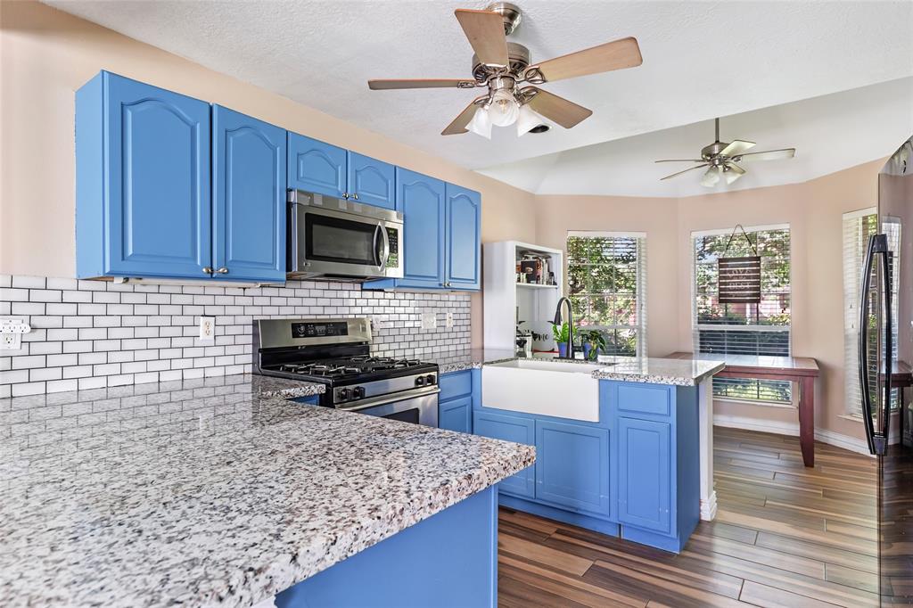 2219 Old Oak Lane, Houston, Texas image 9