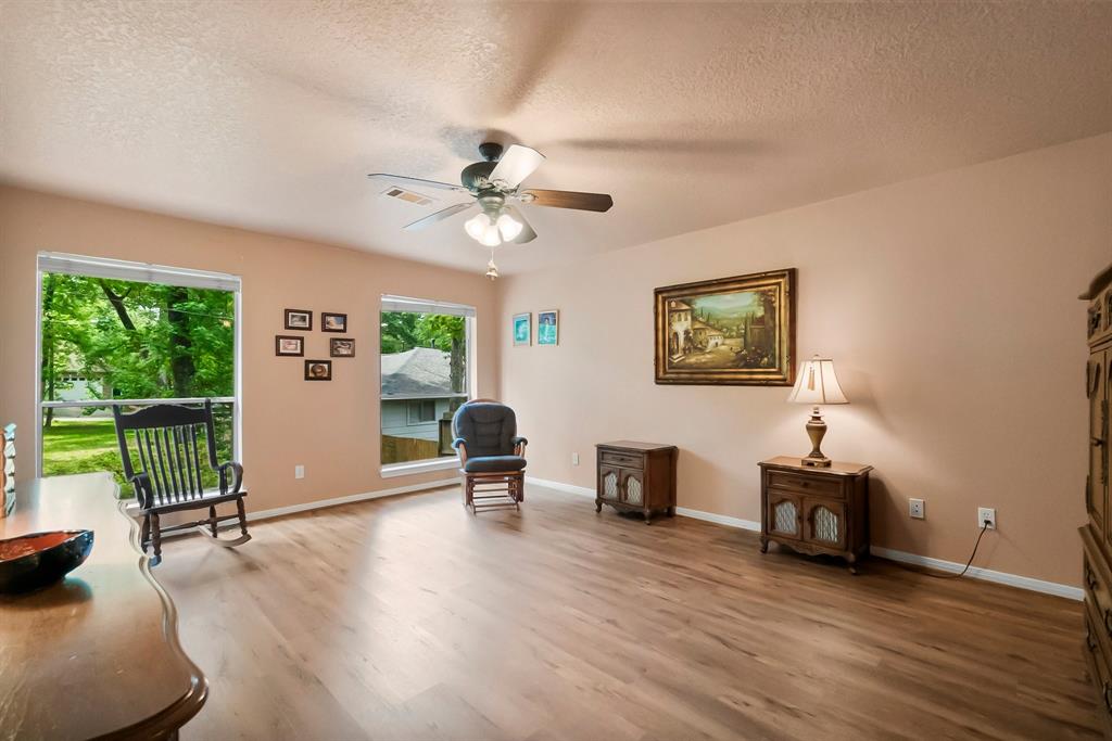 292 Apple Valley Drive, Conroe, Texas image 18