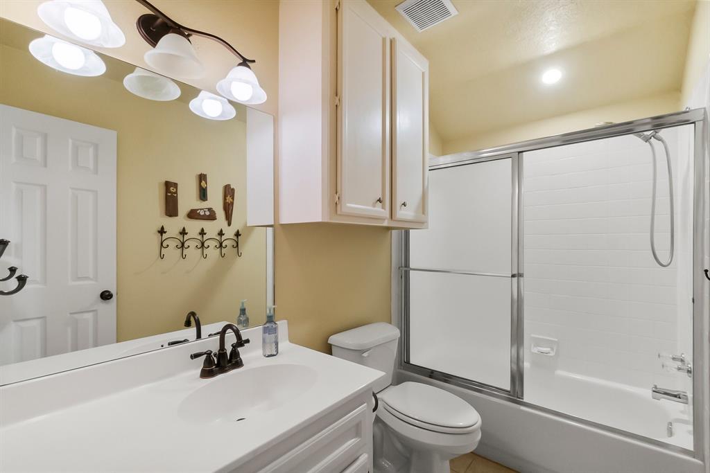 292 Apple Valley Drive, Conroe, Texas image 32