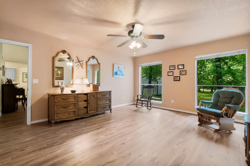 292 Apple Valley Drive, Conroe, Texas image 19