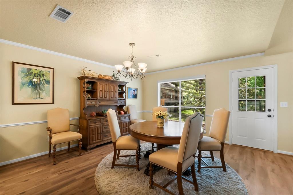 292 Apple Valley Drive, Conroe, Texas image 10