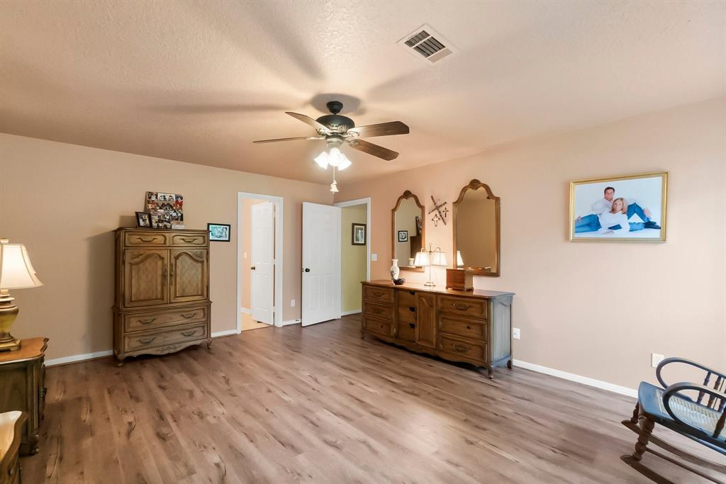 292 Apple Valley Drive, Conroe, Texas image 20