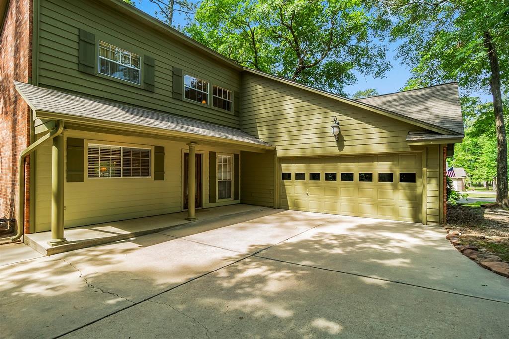 292 Apple Valley Drive, Conroe, Texas image 3
