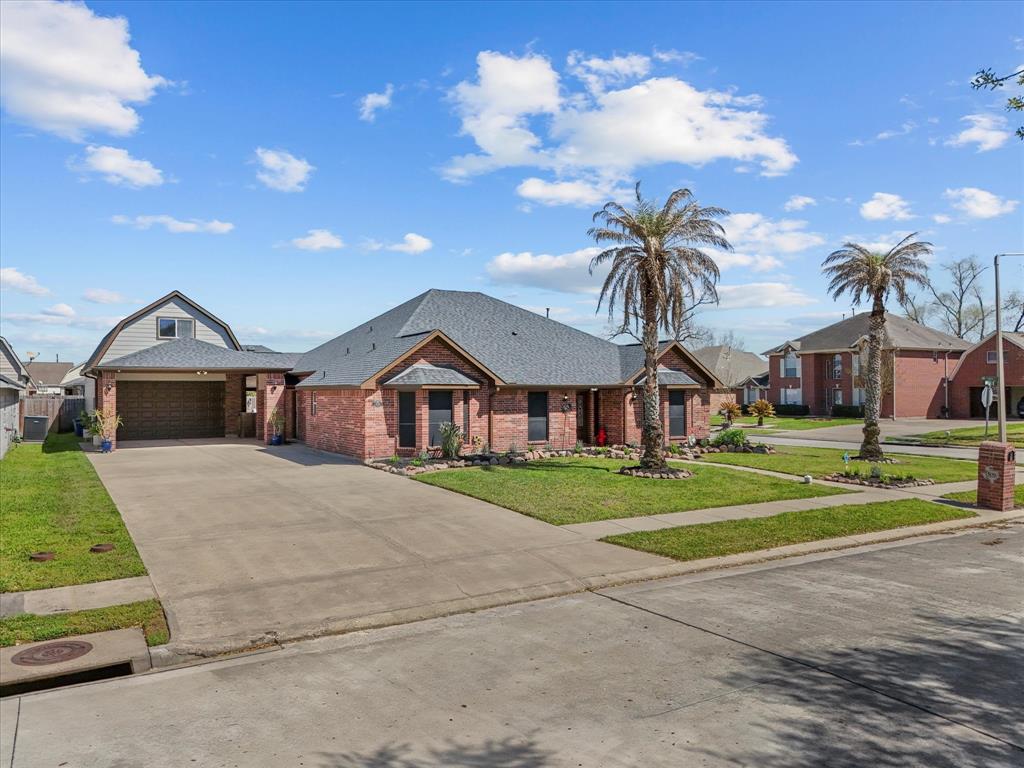508 Laurel Court, League City, Texas image 2