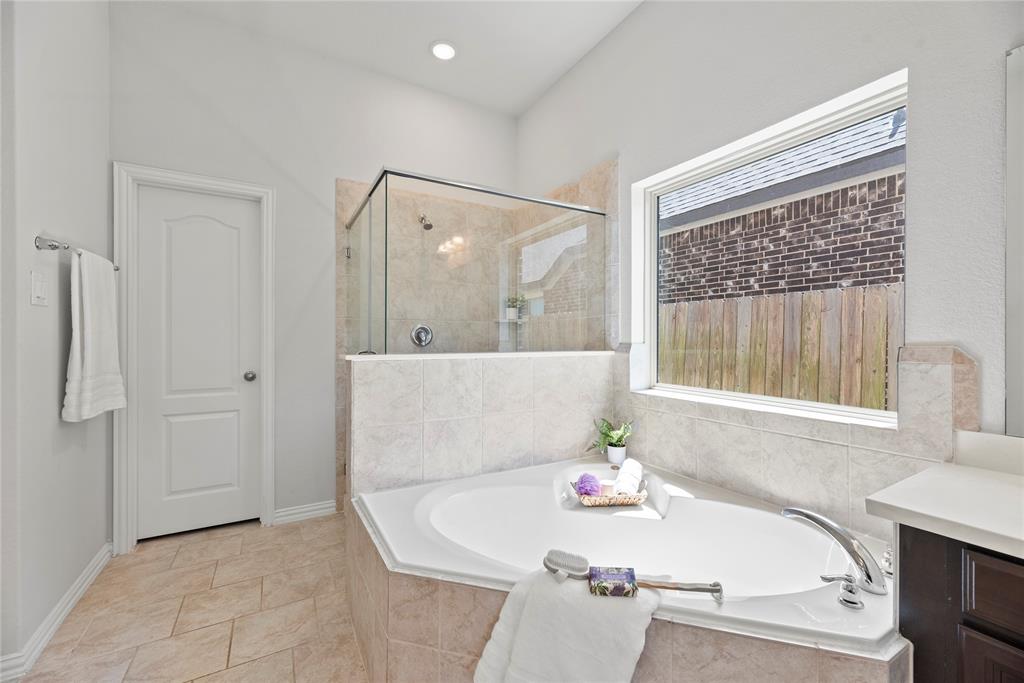 6639 Northchester Drive, Katy, Texas image 18