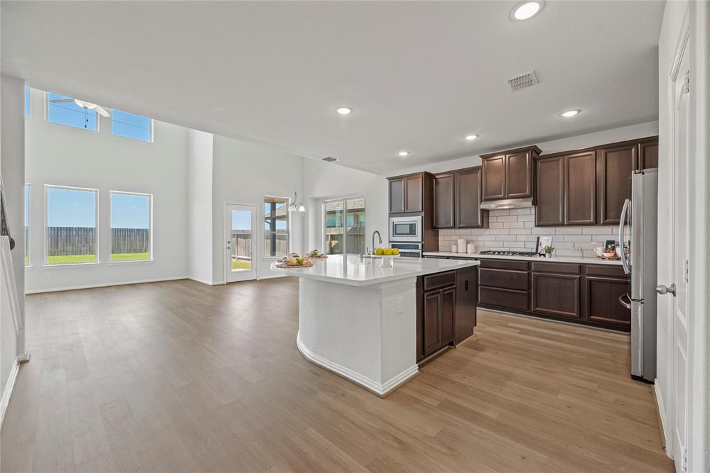 6639 Northchester Drive, Katy, Texas image 5