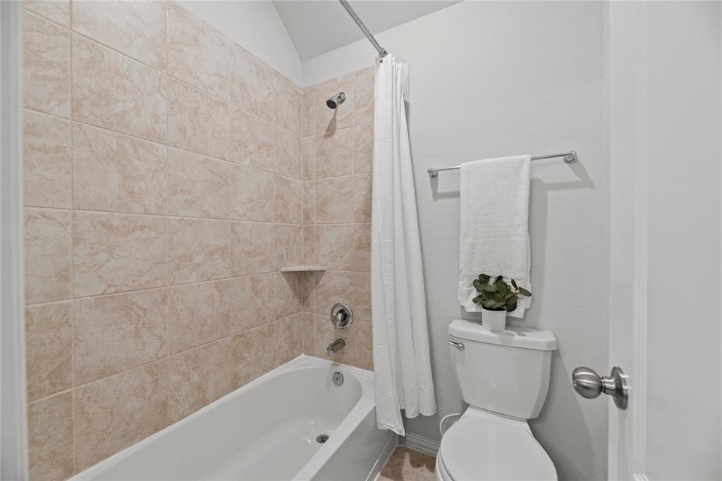 6639 Northchester Drive, Katy, Texas image 23