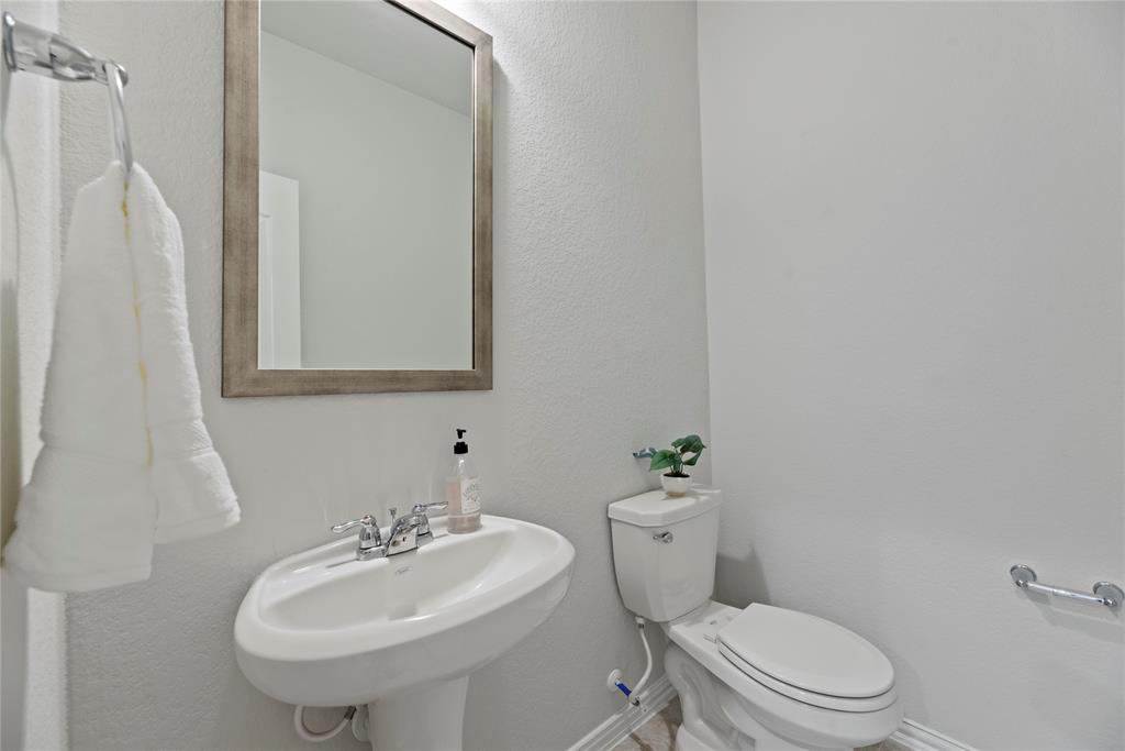 6639 Northchester Drive, Katy, Texas image 13