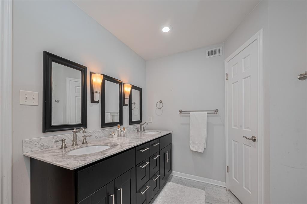 2411 Riverlawn Drive, Kingwood, Texas image 23