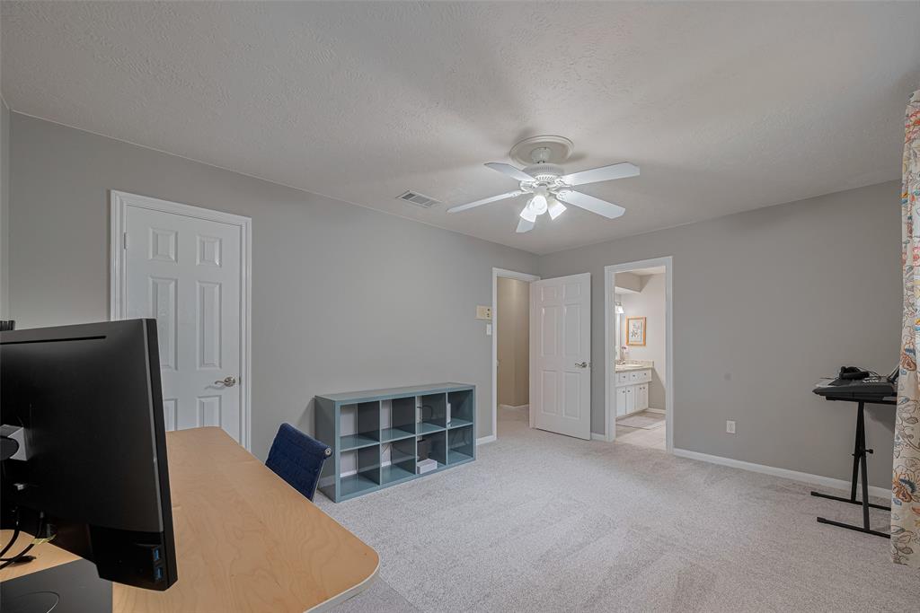 2411 Riverlawn Drive, Kingwood, Texas image 28