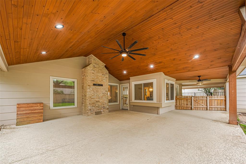 2411 Riverlawn Drive, Kingwood, Texas image 39