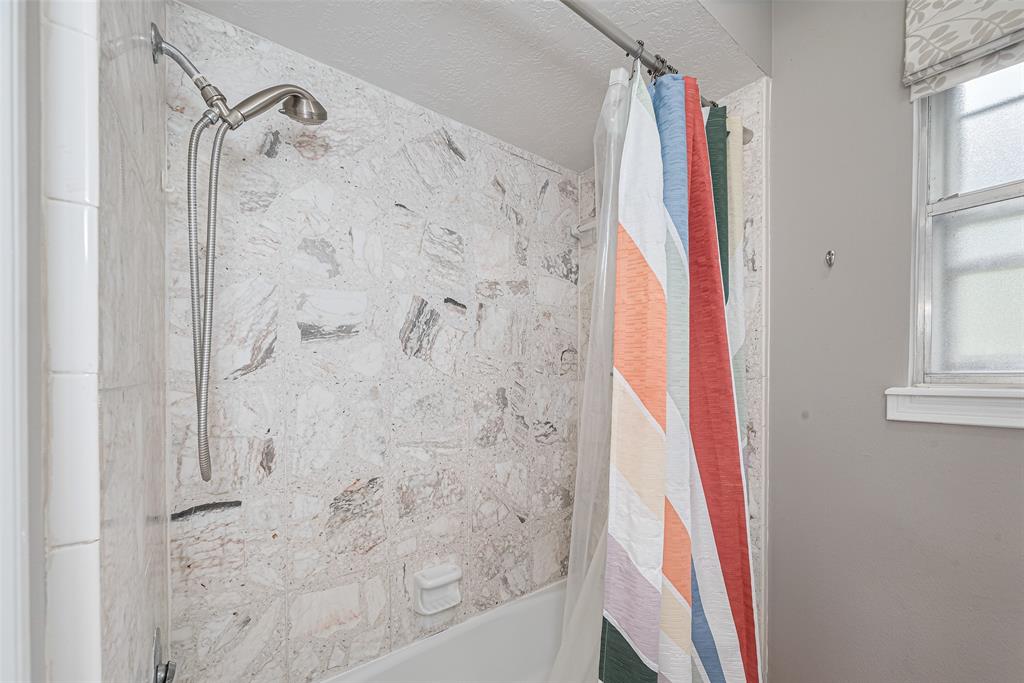 2411 Riverlawn Drive, Kingwood, Texas image 30