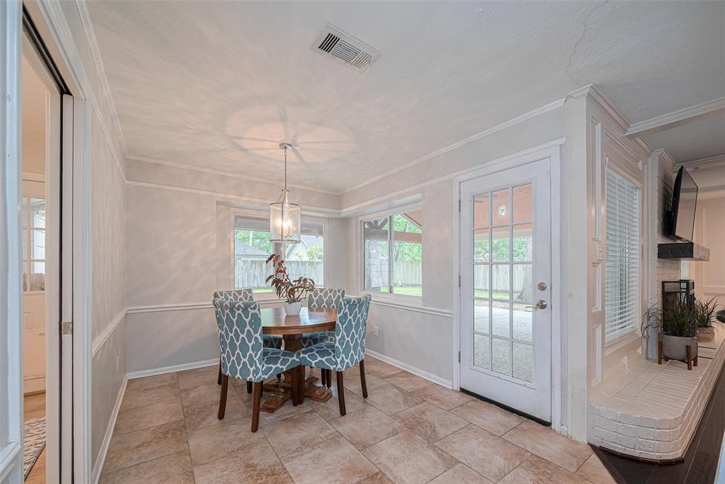 2411 Riverlawn Drive, Kingwood, Texas image 13