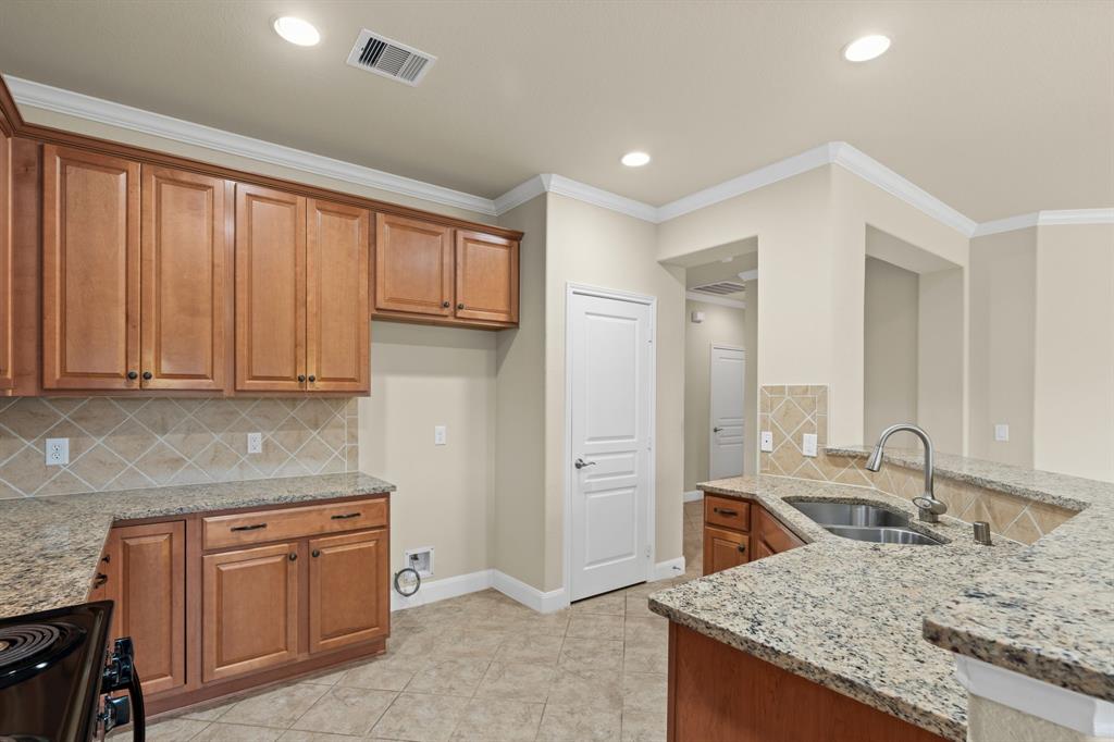 207 Cattle Ranch Drive, Richmond, Texas image 11