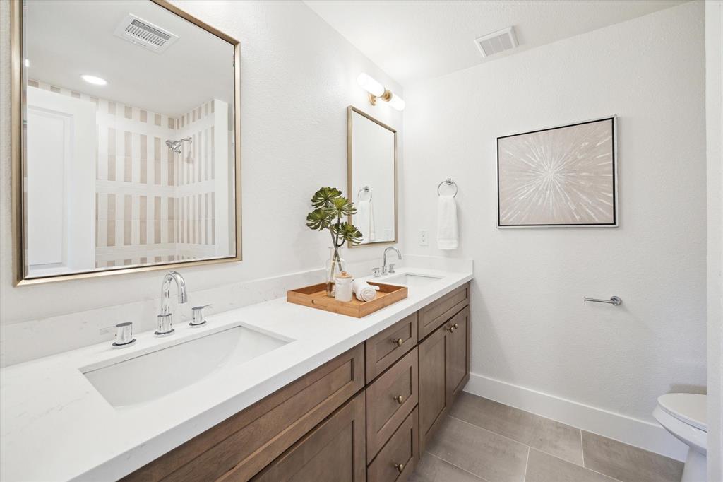 2330 Walnut Bend Lane, Houston, Texas image 24