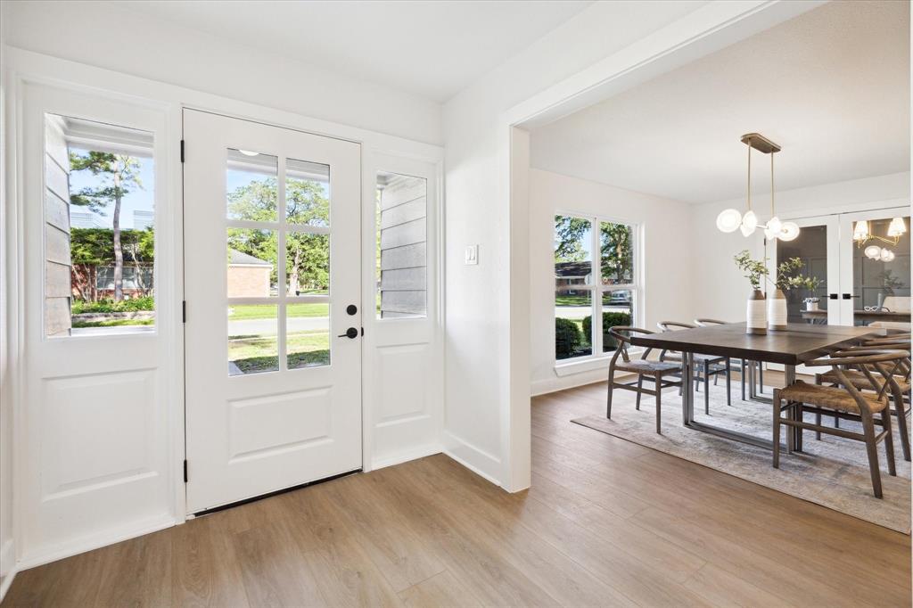 2330 Walnut Bend Lane, Houston, Texas image 5