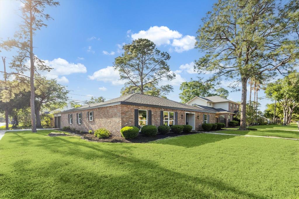 2330 Walnut Bend Lane, Houston, Texas image 28
