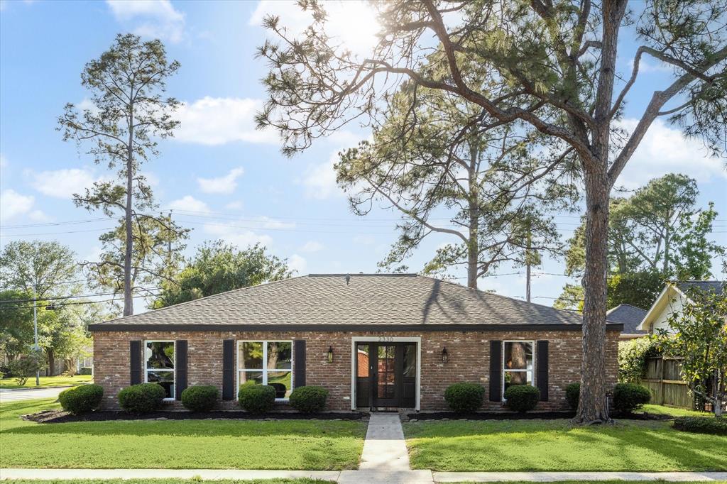 2330 Walnut Bend Lane, Houston, Texas image 1