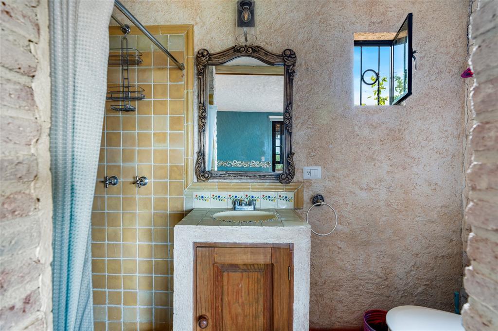 37700, Mexico, 4 Bedrooms Bedrooms, ,4 BathroomsBathrooms,Residential,Active,34397