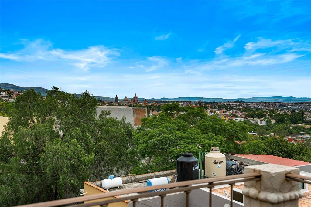 37700, Mexico, 4 Bedrooms Bedrooms, ,4 BathroomsBathrooms,Residential,Active,34397