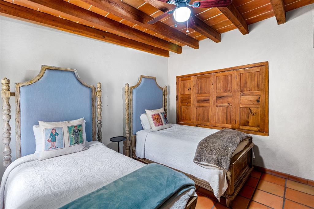 37700, Mexico, 4 Bedrooms Bedrooms, ,4 BathroomsBathrooms,Residential,Active,34397