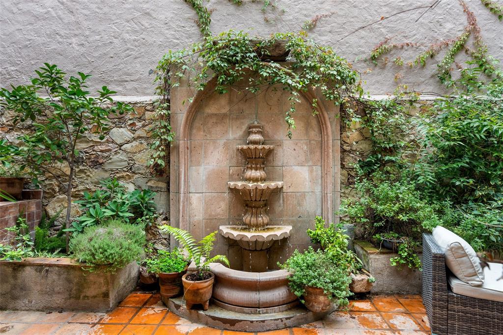 37700, Mexico, 4 Bedrooms Bedrooms, ,4 BathroomsBathrooms,Residential,Active,34397