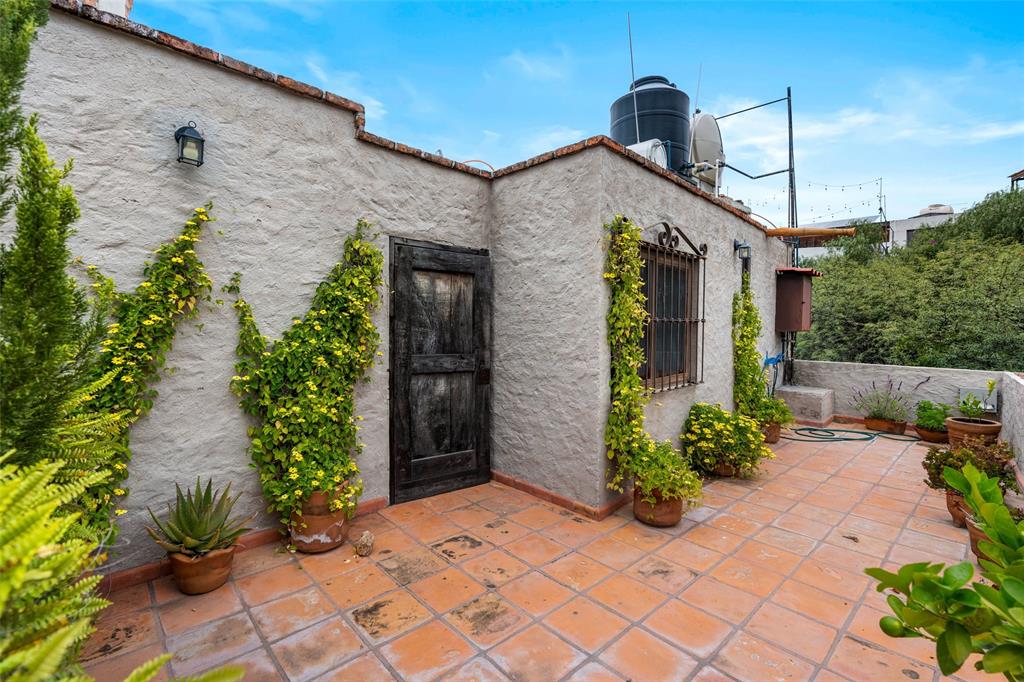 37700, Mexico, 4 Bedrooms Bedrooms, ,4 BathroomsBathrooms,Residential,Active,34397