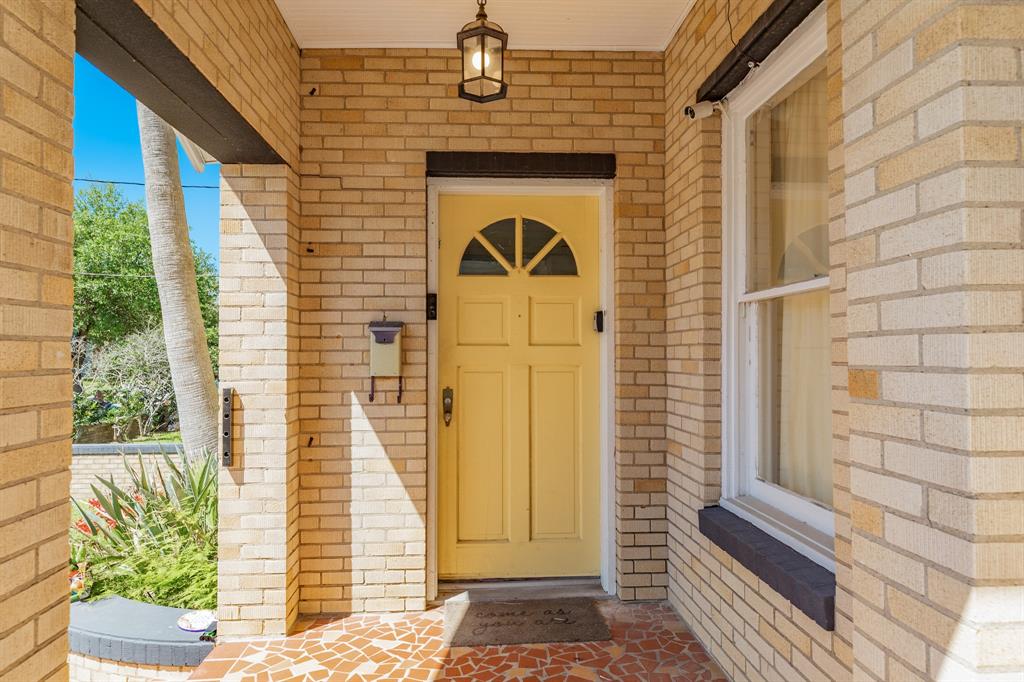 2402 O Avenue, Galveston, Texas image 4