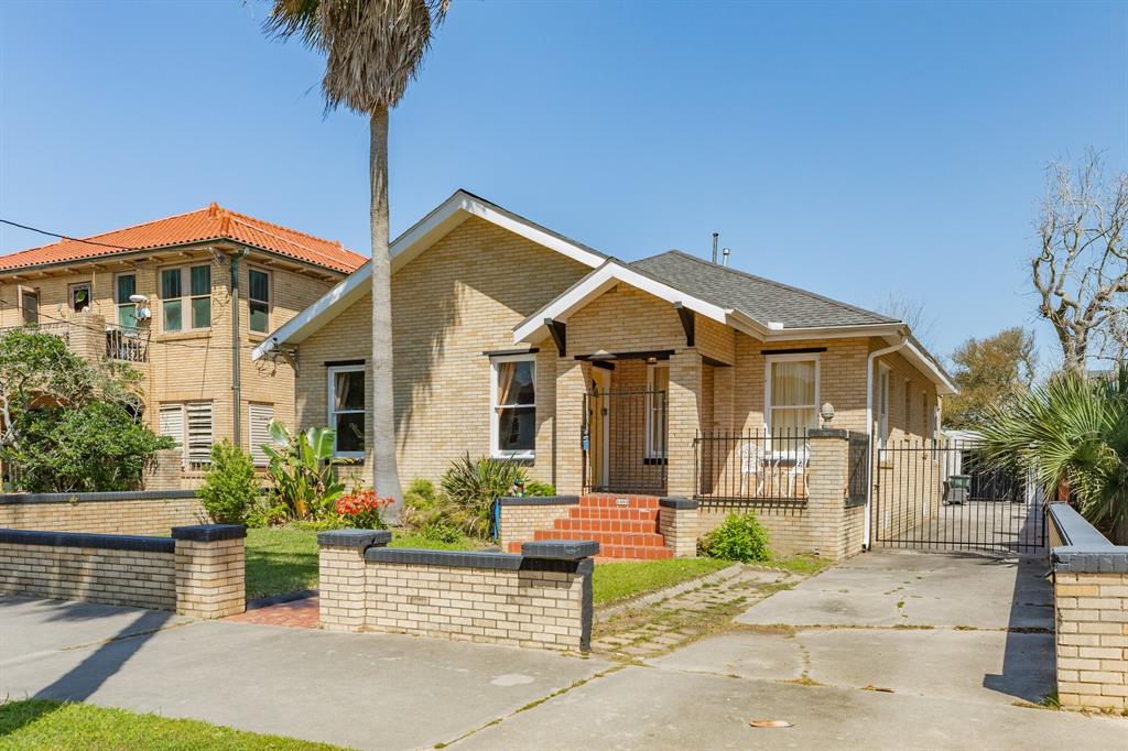 2402 O Avenue, Galveston, Texas image 1